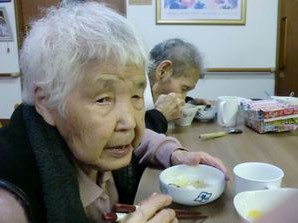 “どっちが好み？”１番館の鍋パーティ