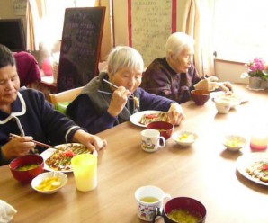 今日のお昼はお好み焼き！