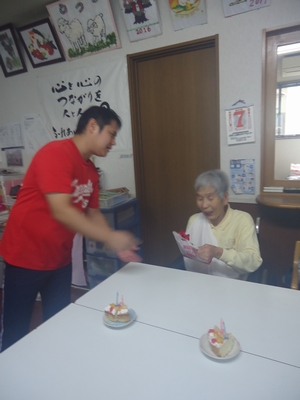１０月生まれのお客様のお誕生日会♪陽だまりの家