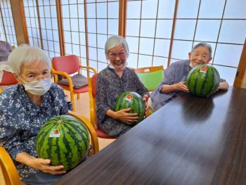 差し入れ🍉たかのしの杜