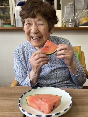理事長からの差し入れ🍉🍩１番館