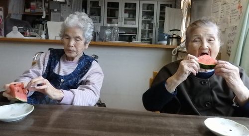 理事長からの差し入れ🍉２番館